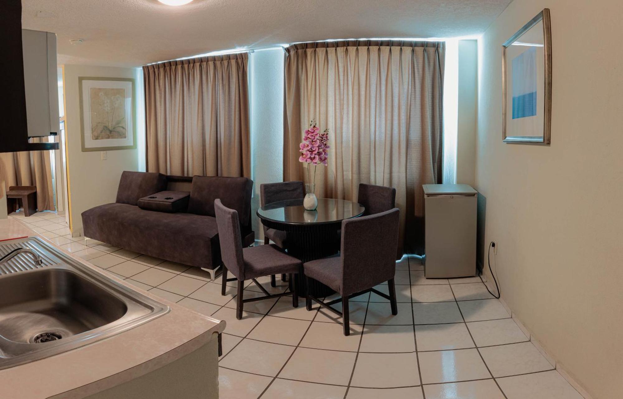 Hotel Howard Johnson Avenida 3*