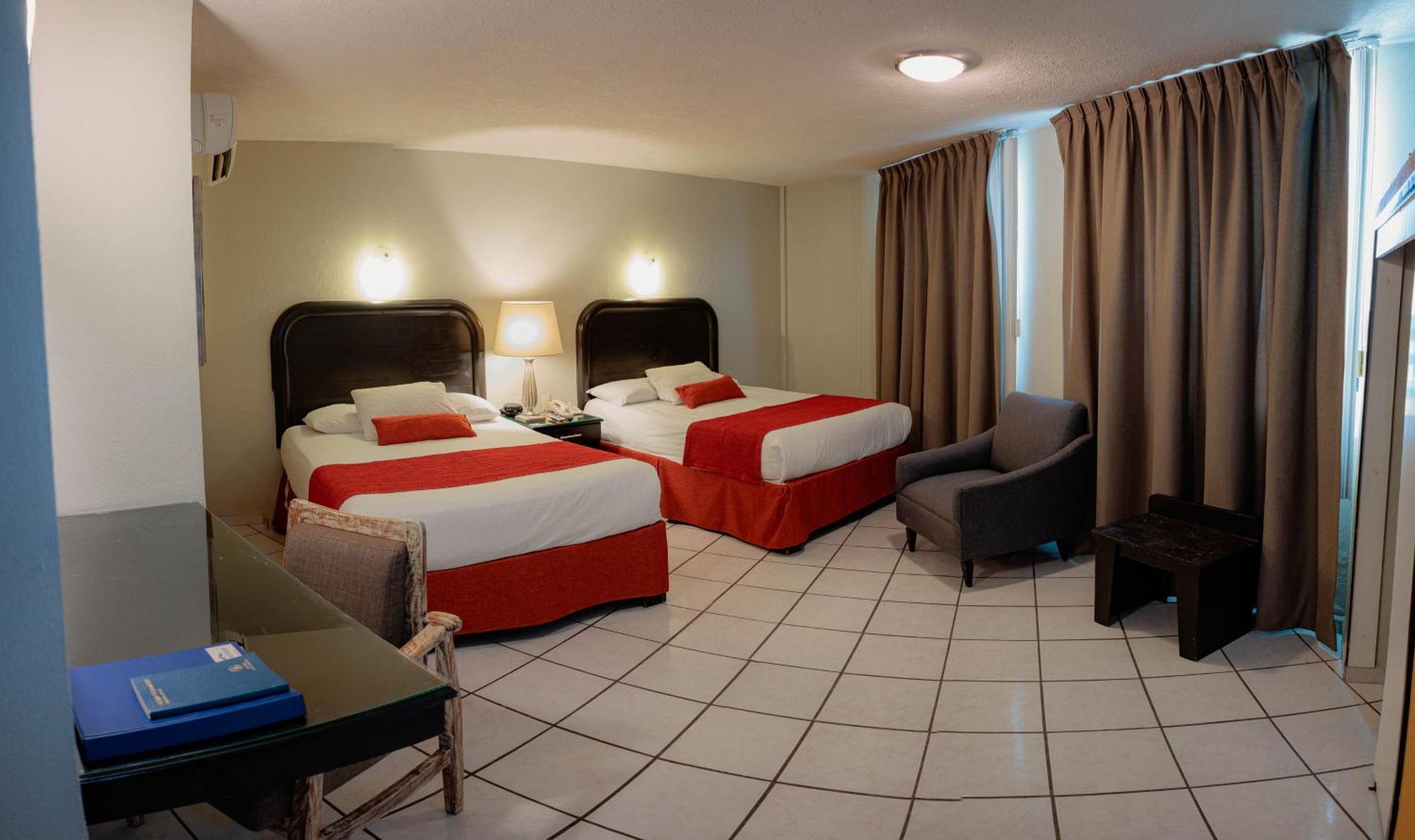 Howard Johnson Avenida 3*