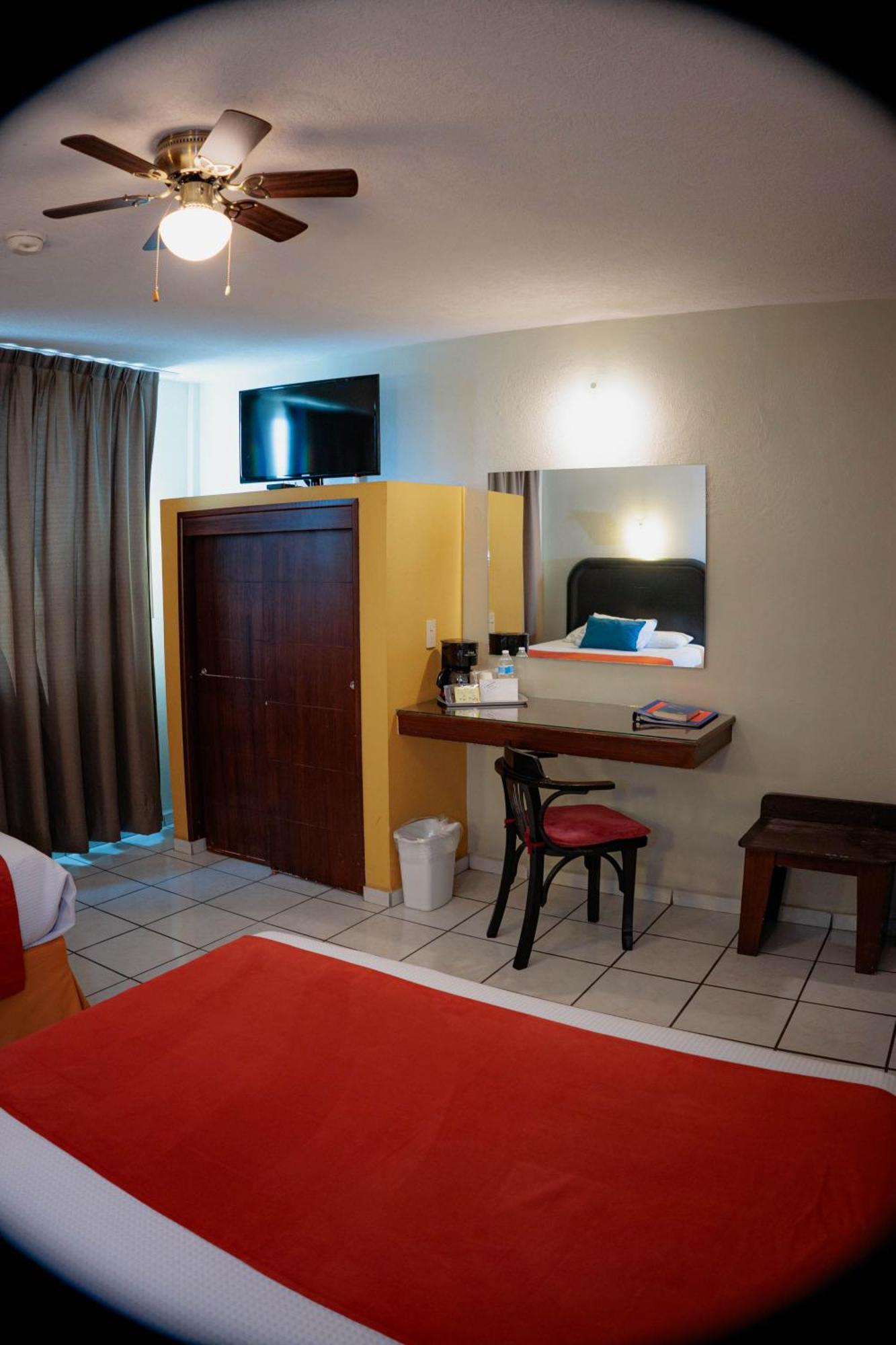 Hotel Howard Johnson Avenida 3*