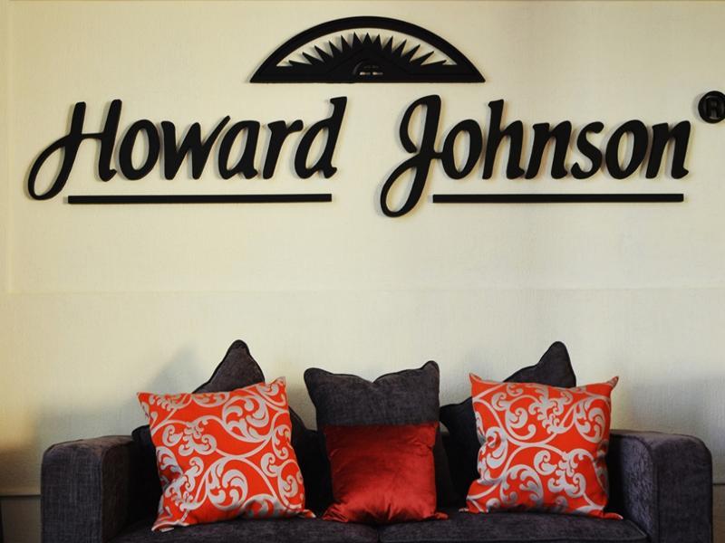 Howard Johnson Avenida 3*
