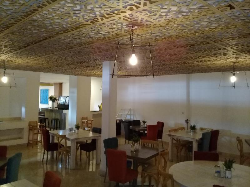 Hotel Howard Johnson Avenida León
