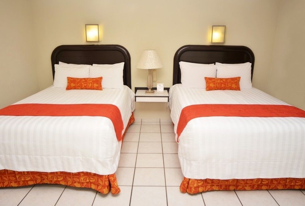 Howard Johnson Avenida Hotel 3*