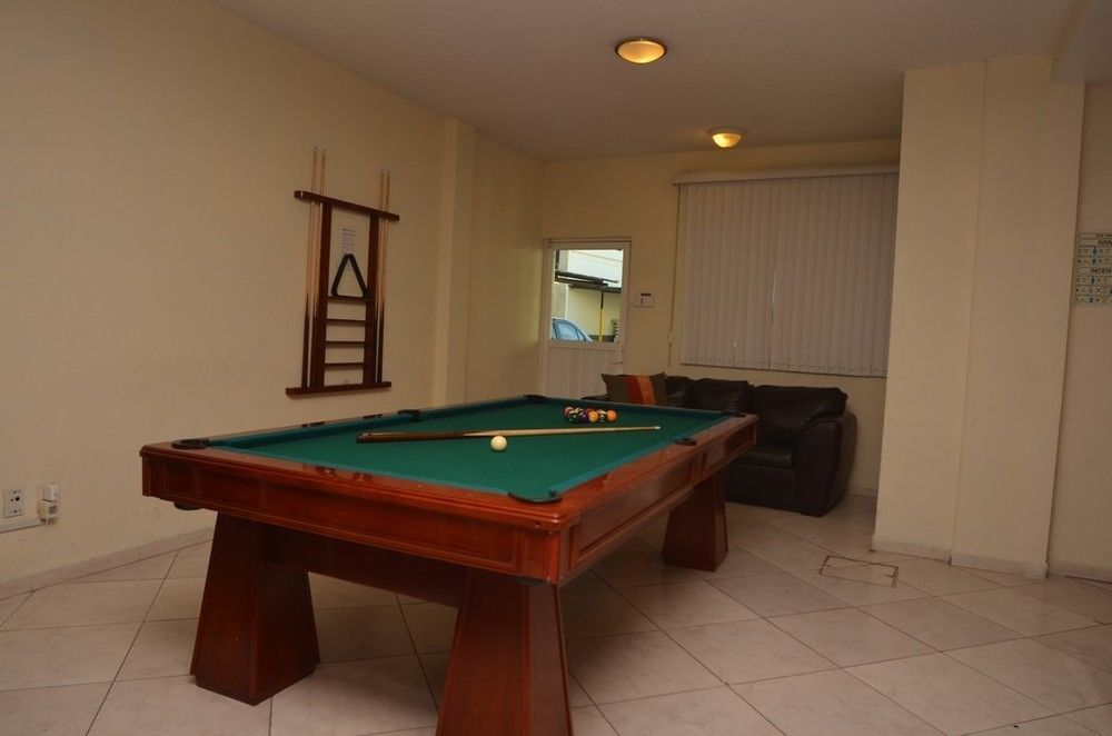 Howard Johnson Avenida 3*
