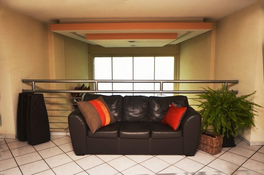 Hotel Howard Johnson Avenida León